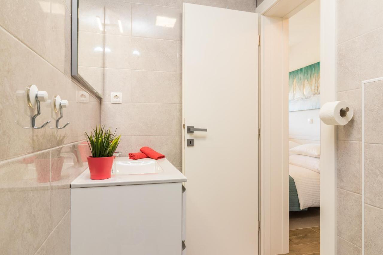 New Apartment Near Sea With 3 Bedrooms And 2 Bathrooms Pula Exterior photo