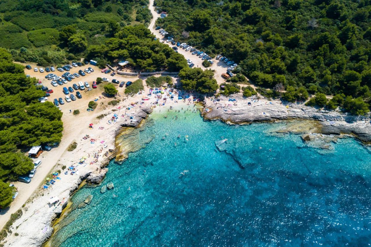 New Apartment Near Sea With 3 Bedrooms And 2 Bathrooms Pula Exterior photo