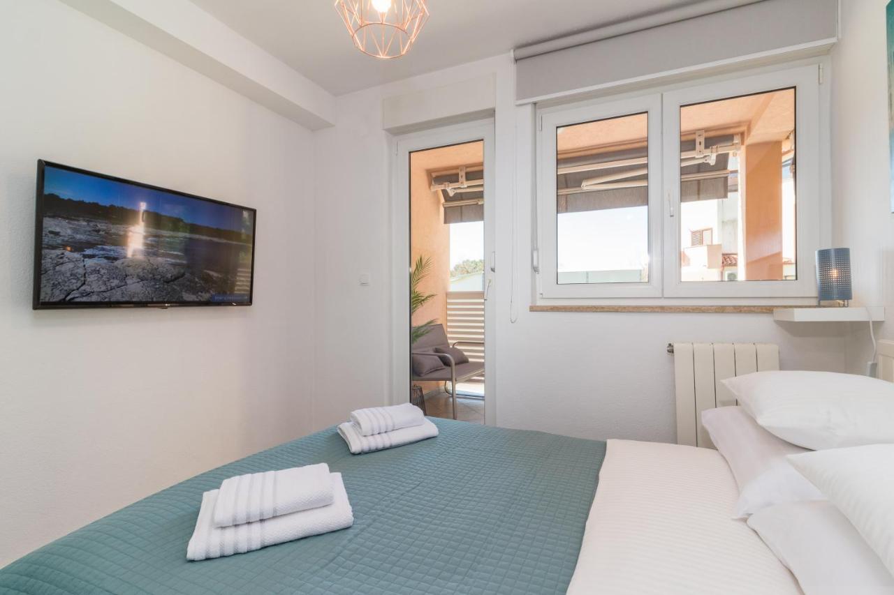 New Apartment Near Sea With 3 Bedrooms And 2 Bathrooms Pula Exterior photo